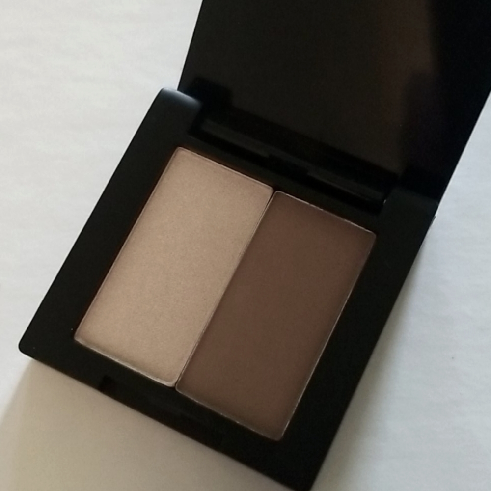 4/25 Bundle Item. Araceli Eyeshadow Duo in Sun & Cacao